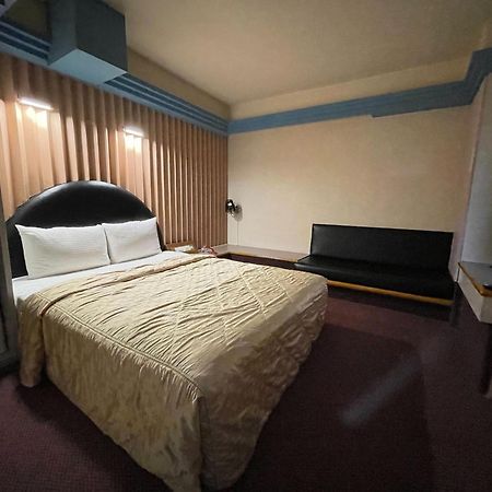 Hotel 溫情自助旅店 Taoyuan Esterno foto