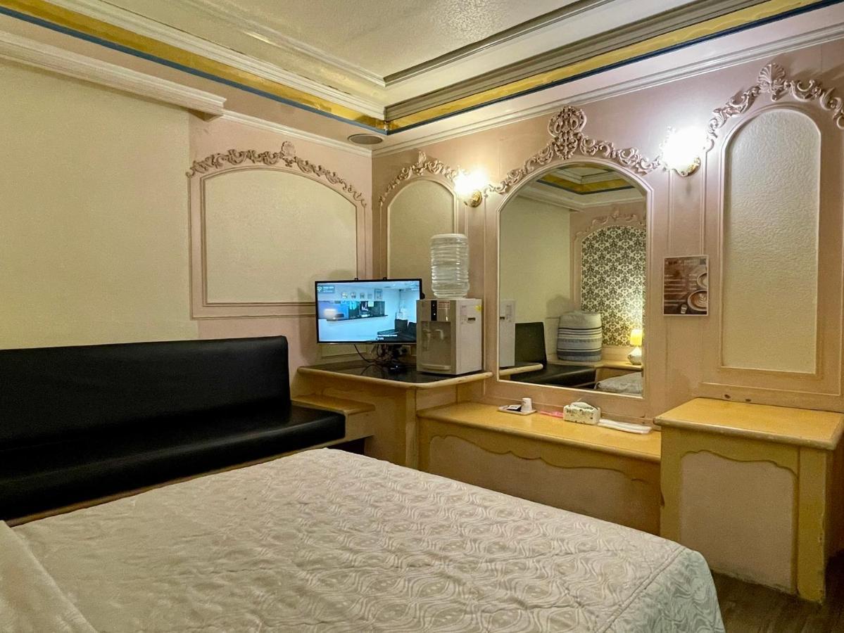 Hotel 溫情自助旅店 Taoyuan Esterno foto