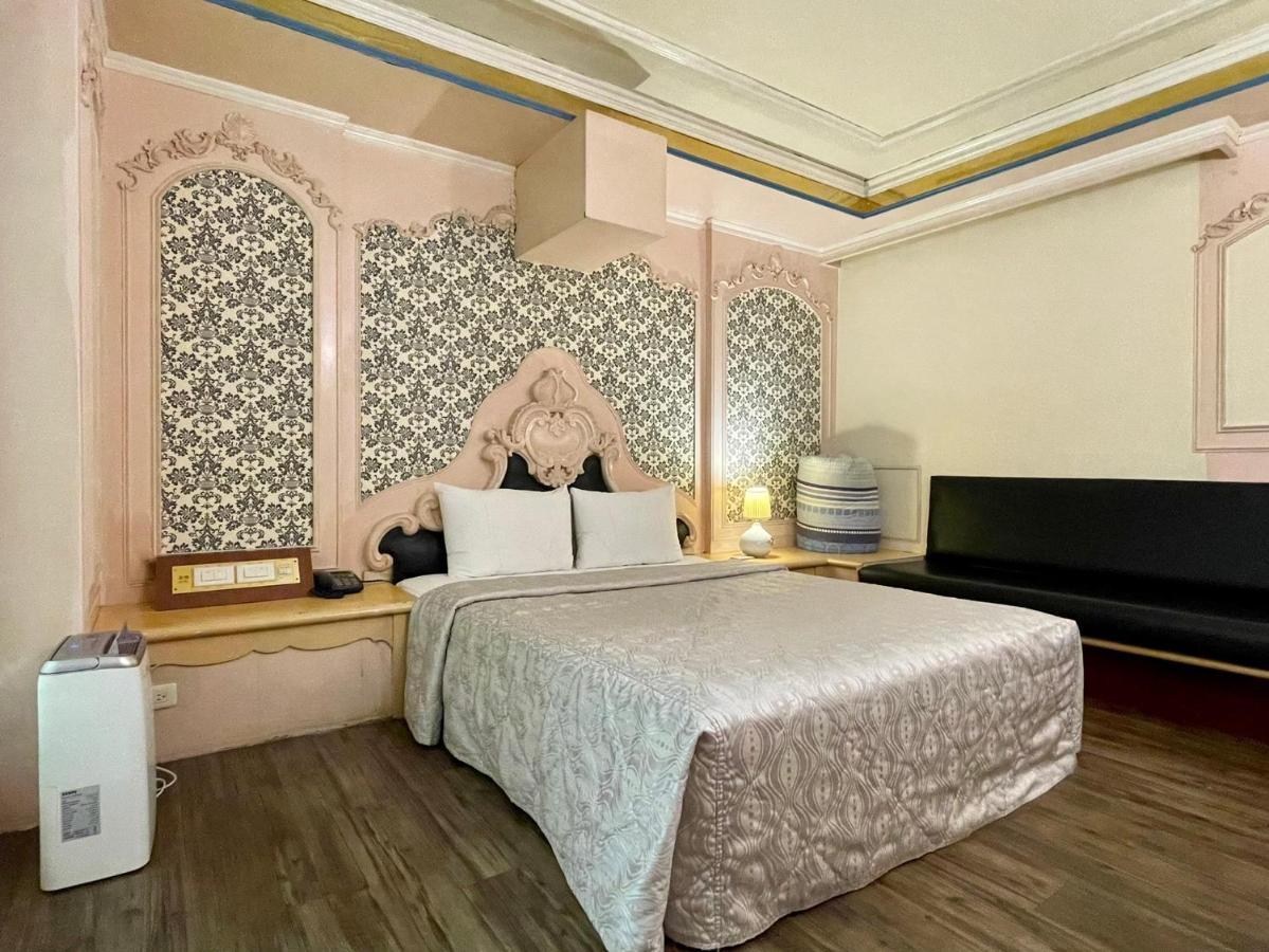 Hotel 溫情自助旅店 Taoyuan Esterno foto
